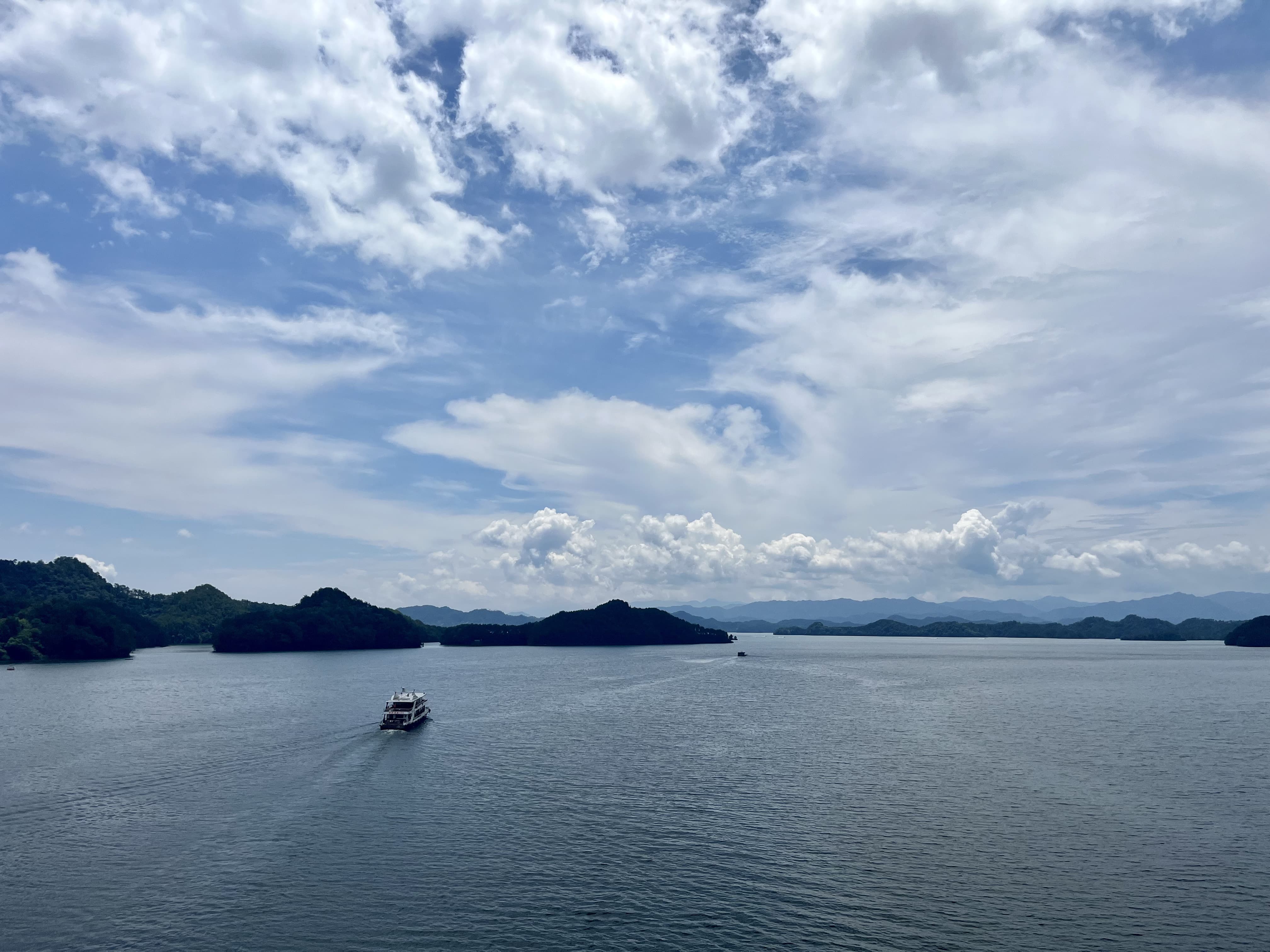 夏日千岛湖的天空和湖面 7.21  202307
